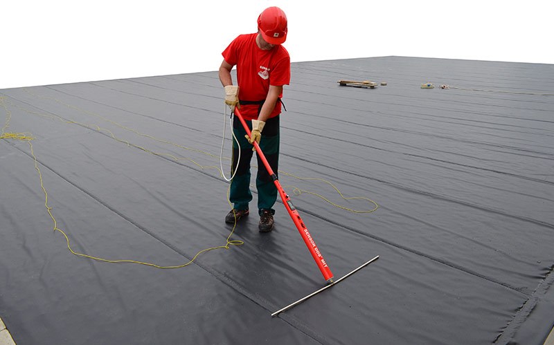 Waterless geomembrane testing